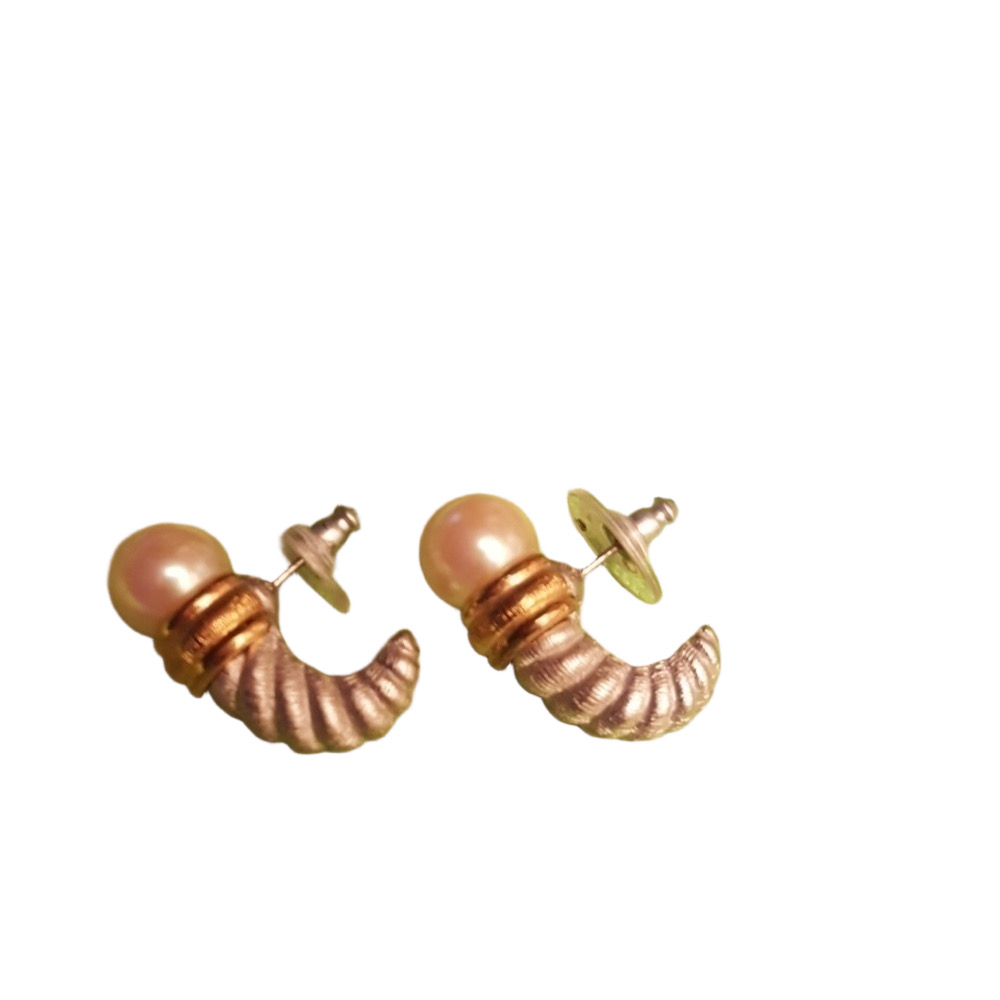 FAUX pearl earrings.